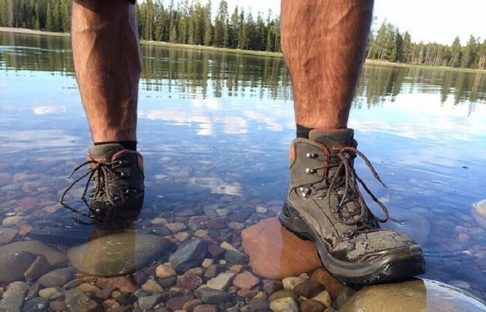 Best Waterproof Work Boots – Top 10 Reviews and Buying Guides